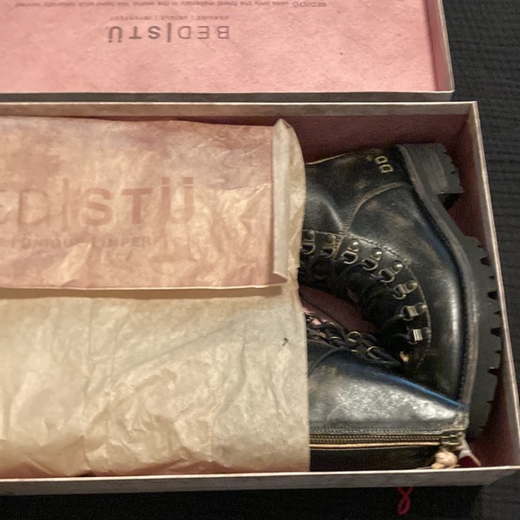 LUSTROUS BED STU IN BLACK HAND WASH - Picture 4 of 8